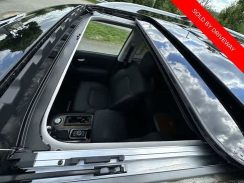 Used 2024 Nissan Armada SL w/ Captain's Chairs Package AWD/4WD image 6