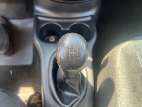 Used 2014 Nissan Versa Note S FWD image 20