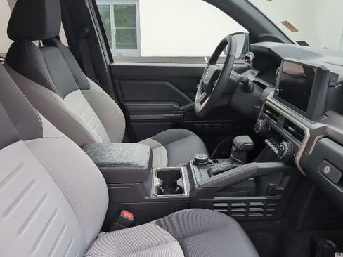Used 2024 Toyota Tacoma TRD Off-Road w/ TRD Off Road Upgrade Package AWD/4WD image 24
