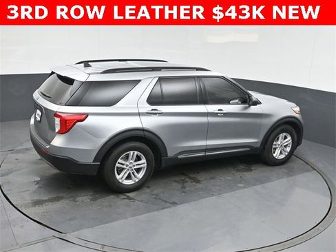 Used 2024 Ford Explorer XLT w/ Equipment Group 202A image 30