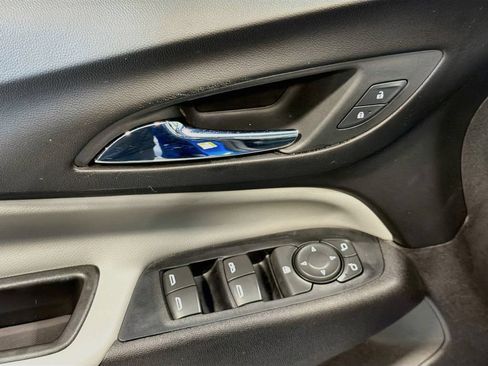 Used 2019 Chevrolet Equinox LT FWD image 19