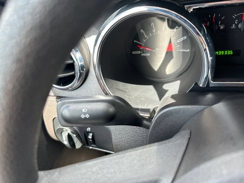 Used 2007 Ford Mustang Convertible RWD image 34