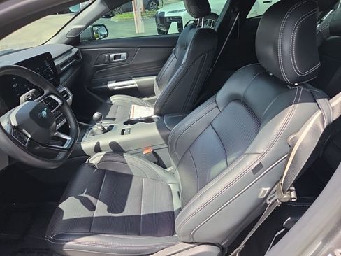 Used 2025 Ford Mustang GT Premium image 17