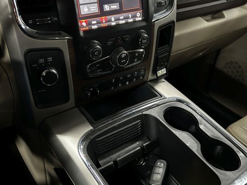 Used 2018 RAM 2500 Laramie AWD/4WD image 7