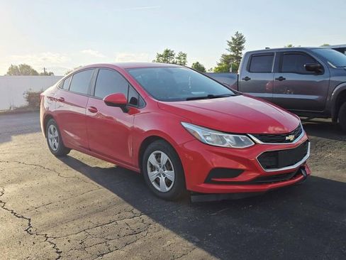 Used 2017 Chevrolet Cruze LS FWD image 4