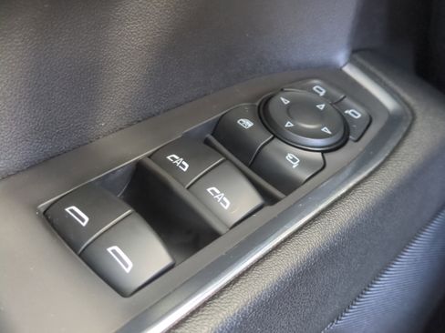 Used 2024 GMC Sierra 1500 SLT image 25