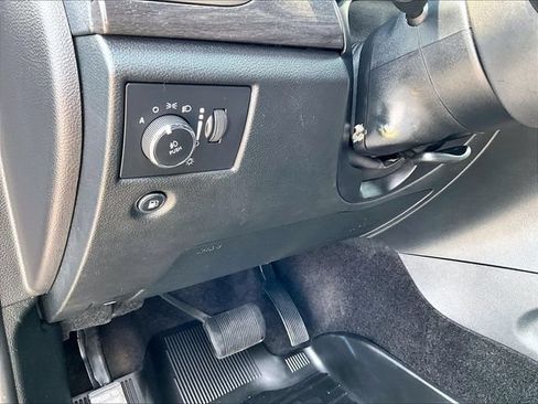 Used 2018 Jeep Grand Cherokee Altitude AWD/4WD image 30