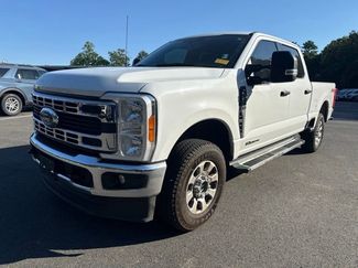 Used 2023 Ford F250 XLT w/ FX4 Off-Road Package AWD/4WD video 1