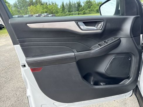 Used 2021 Ford Escape SE FWD image 10