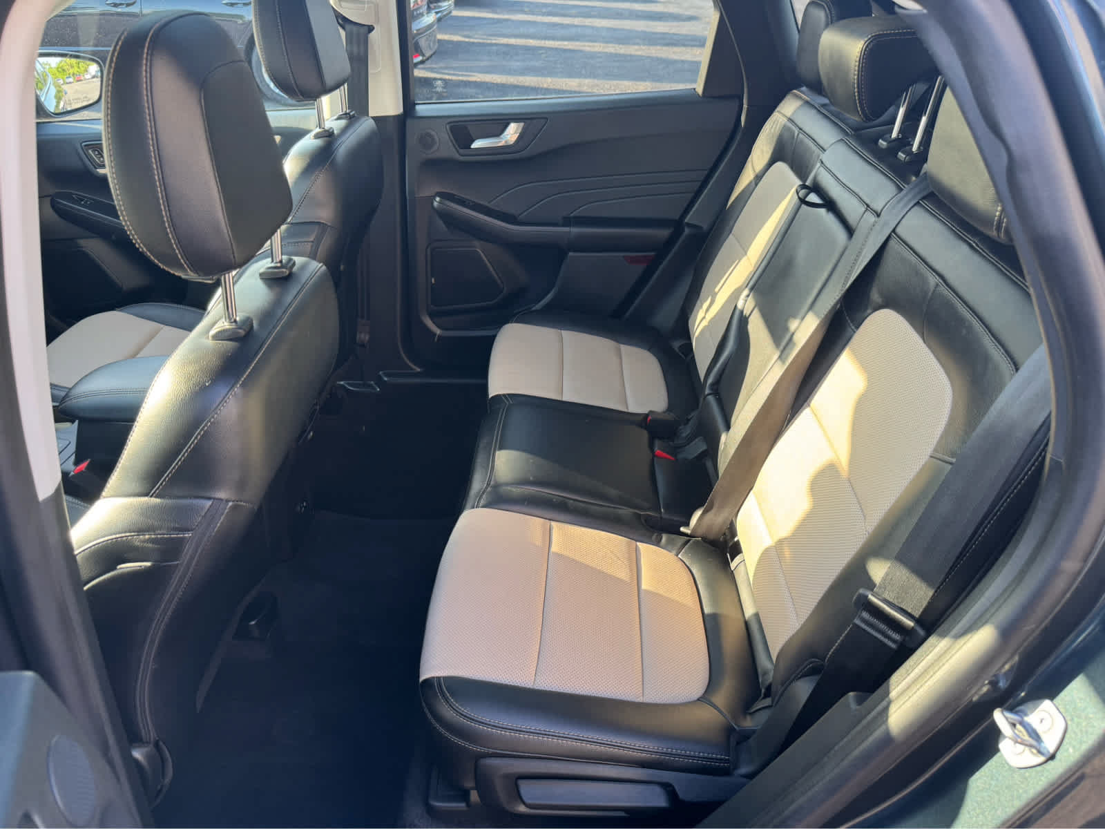 Used 2022 Ford Escape Titanium w/ Titanium Elite Package AWD/4WD image 14
