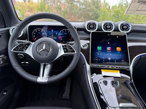 New 2026 Mercedes-Benz GLC 300 image 3