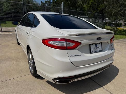 Used 2015 Ford Fusion SE FWD image 10