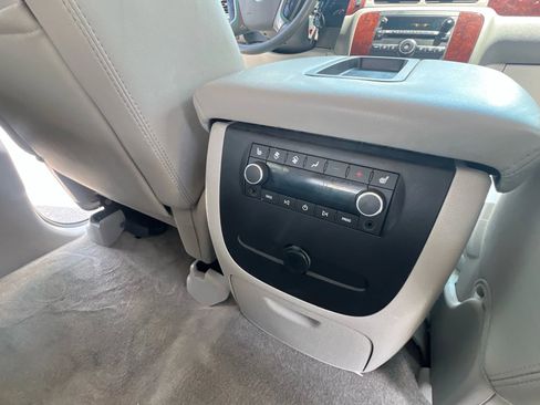 Used 2014 Chevrolet Tahoe LT w/ Luxury Package image 27