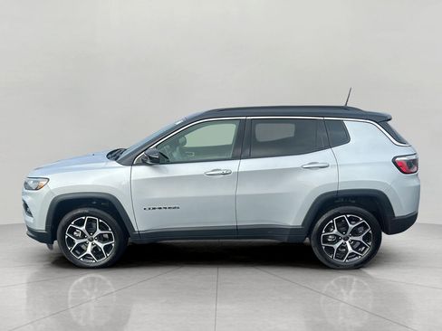 Used 2025 Jeep Compass Limited AWD/4WD image 4