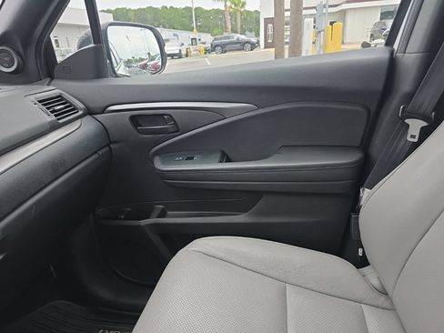 Used 2023 Honda Passport EX-L image 16