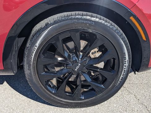 Certified 2022 Kia Sorento SX image 9