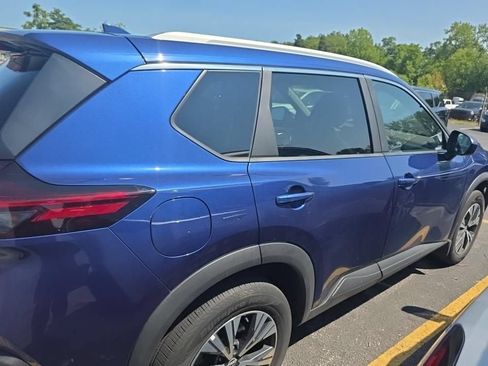 Certified 2023 Nissan Rogue SV w/ SV Premium B Package AWD/4WD image 7