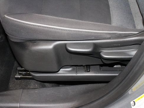 Used 2025 Chevrolet TrailBlazer LT w/ LT Cold Weather Package FWD image 25