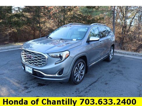 Used 2020 GMC Terrain Denali w/ Denali Premium Package image 3