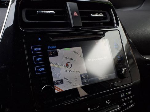 Certified 2018 Toyota Prius Three Touring image 8