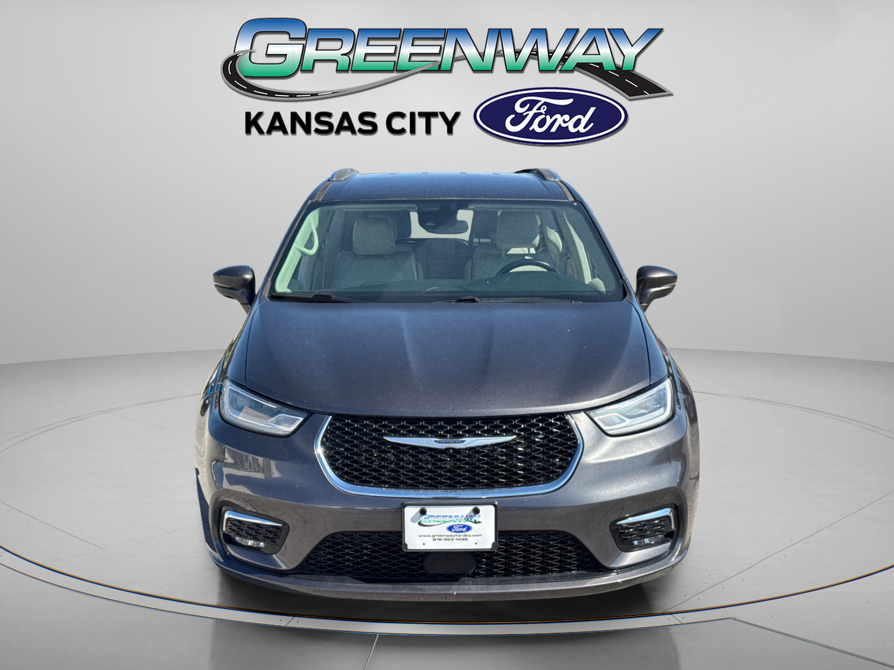 Used 2021 Chrysler Pacifica Touring-L FWD image 2