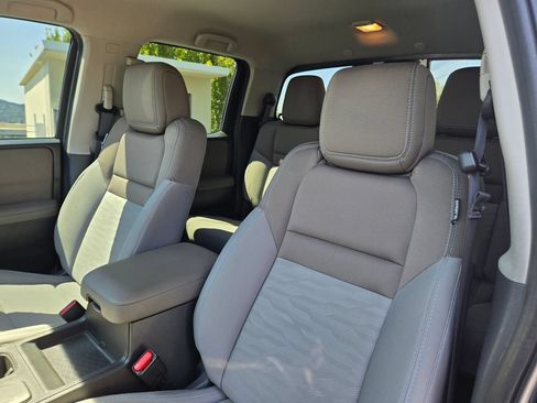 Used 2022 Nissan Frontier SV AWD/4WD image 22
