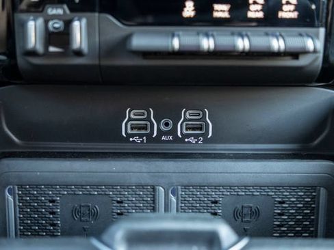 Used 2026 RAM 2500 4x4 Crew Cab image 13