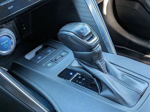 Used 2021 Toyota Venza Limited w/ Advanced Technology Package image 12