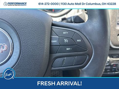 Used 2019 Jeep Cherokee Trailhawk AWD/4WD image 17