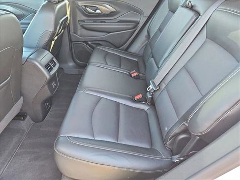 Certified 2024 GMC Terrain SLT image 18