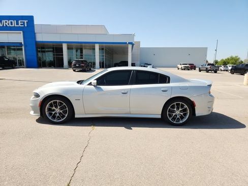 Used 2019 Dodge Charger R/T w/ Plus Group RWD image 4