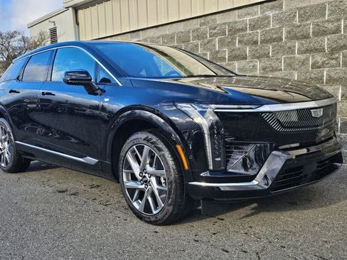 New 2026 Cadillac Optiq Luxury 1 image 14