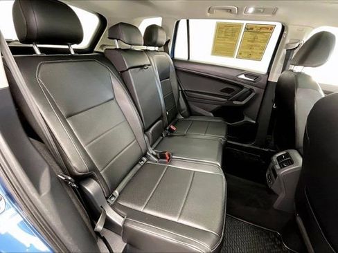 Used 2019 Volkswagen Tiguan SE w/ Panoramic Sunroof Package image 19