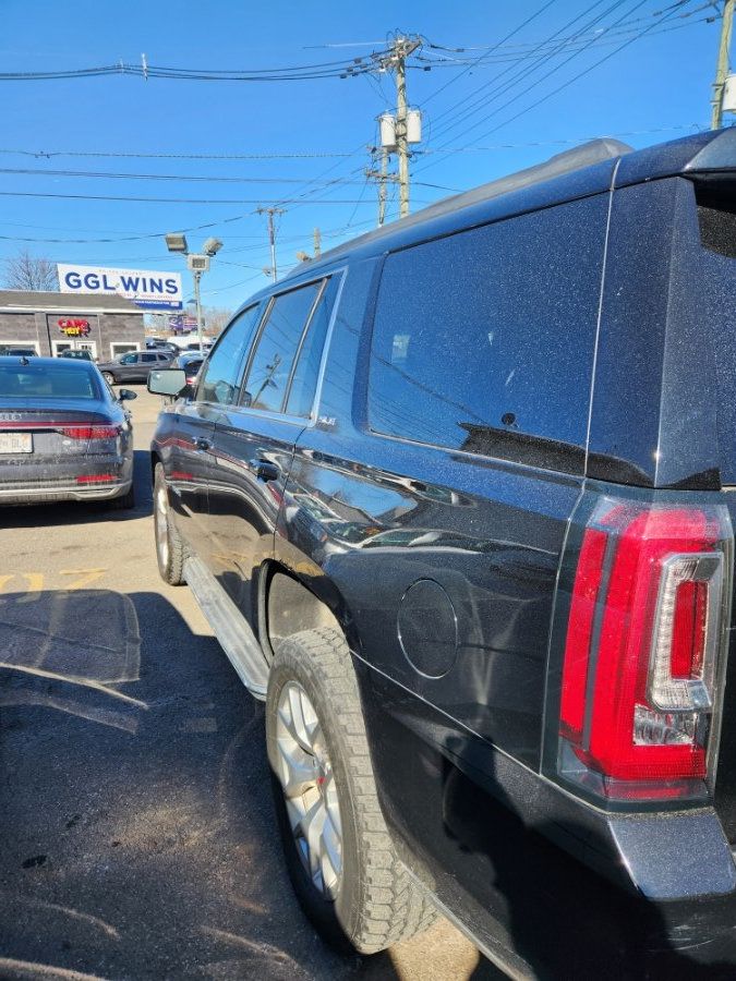 Used 2017 GMC Yukon SLE w/ SLE Value Package AWD/4WD image 4