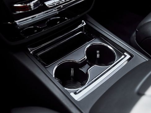 Used 2024 Rolls-Royce Phantom Sedan RWD image 84