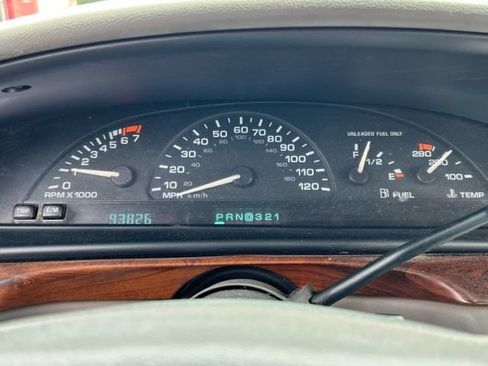 Used 1998 Oldsmobile 88 FWD image 29