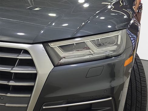 Used 2018 Audi Q5 2.0T Premium Plus w/ Premium Plus Package image 28