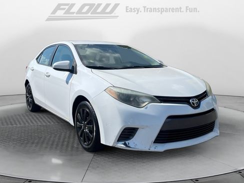 Used 2015 Toyota Corolla LE FWD image 1