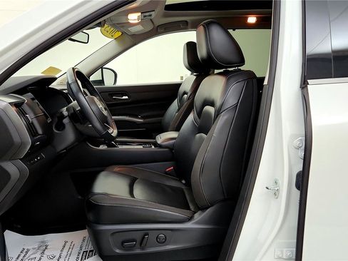 Used 2023 Nissan Pathfinder SL w/ SL Premium Package image 38