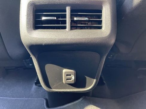 Used 2021 Chevrolet Equinox LT image 15