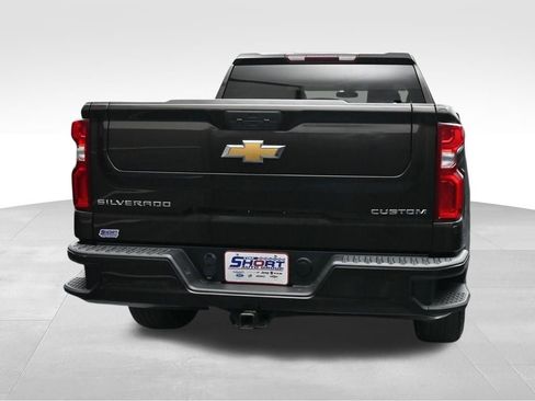 Used 2021 Chevrolet Silverado 1500 Custom w/ Safety Confidence Package AWD/4WD image 4