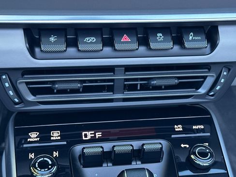 Used 2022 Porsche 911 Turbo S image 25