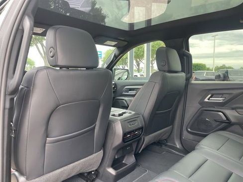 Used 2025 Chevrolet Silverado EV RST AWD/4WD image 9