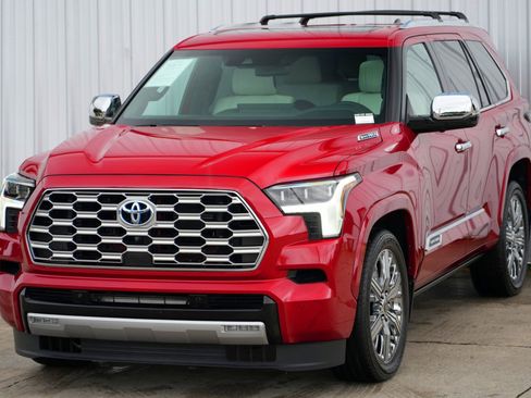 Used 2024 Toyota Sequoia Capstone image 53