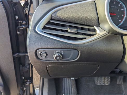 Used 2024 Chevrolet Malibu LT FWD image 24