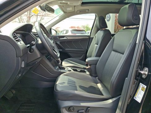 Certified 2024 Volkswagen Tiguan SE image 14