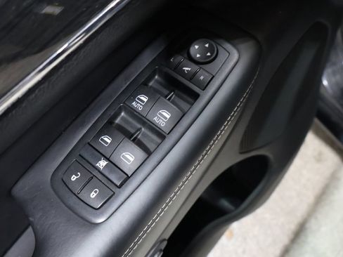 Used 2015 Jeep Grand Cherokee Overland w/ Advanced Technology Group image 16