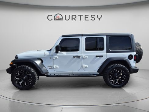 Used 2019 Jeep Wrangler Unlimited Sport S AWD/4WD image 2