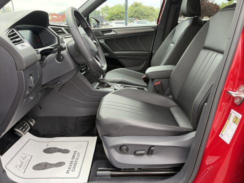 Certified 2024 Volkswagen Tiguan SE R-Line AWD/4WD image 13