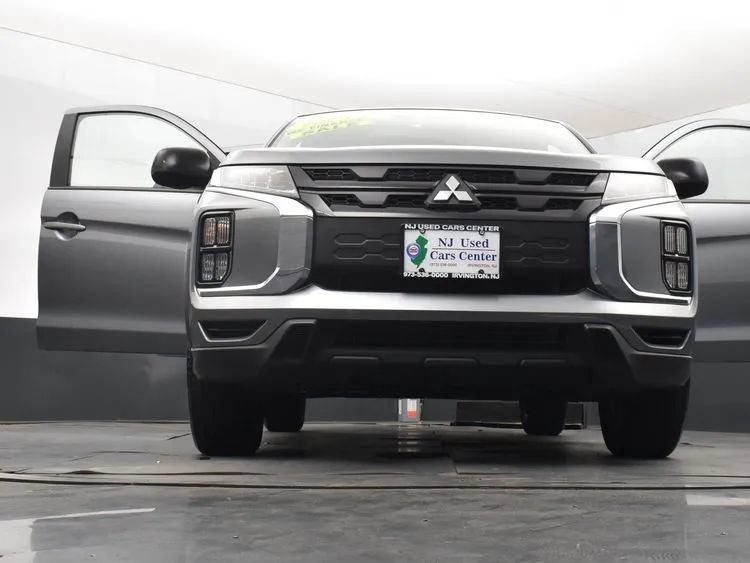 Used 2025 Mitsubishi Outlander Sport LE AWD/4WD image 11